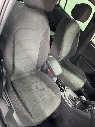 Volkswagen Tiguan 1.5 TSI AUTOMAAT BUSINESS R LINE picture 14