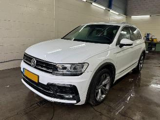 Unfallwagen Volkswagen Tiguan 1.5 TSI ACT Highline Business R AUTOMAAT 2020/7
