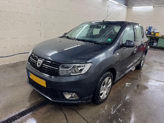 Vaurioauto  passenger cars Dacia Sandero 0.9 TCe Bi-Fuel Laureate benzine/lpg 2018/3