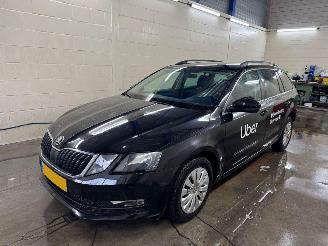 Schadeauto Skoda Octavia Combi 1.6 TDI Greentech Ambition Business AUTOMAAT 2018/6