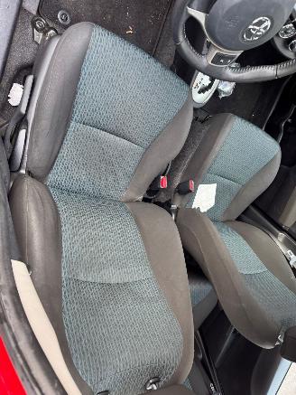 Toyota Yaris 1.3 VVT-i Aspiration AUTOMAAT BJ 2012 155.637 KM picture 13