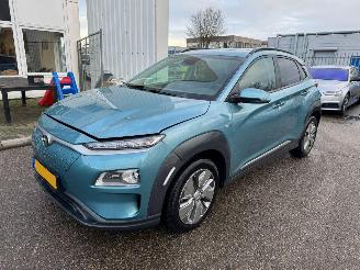 krockskadad bil auto Hyundai Kona EV Limited 64 kWh AUTOMAAT BJ 2020 73.290 KM 2020/12