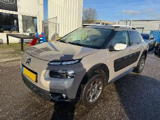 Unfallwagen Citroën C4 cactus 1.2 PureTech Shine BJ 2015 160.986 KM 2015/11
