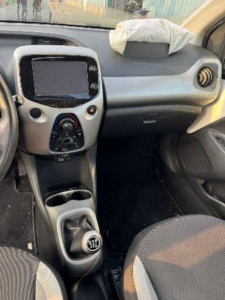 Toyota Aygo 1.0 VVT-i x-play BJ 2014 142.605 KM picture 9