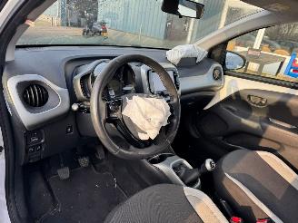 Toyota Aygo 1.0 VVT-i x-play BJ 2014 142.605 KM picture 7