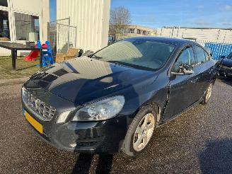Schadeauto Volvo S-60 2.0T Intro Edition BJ 2011 223.153 KM 2011/1