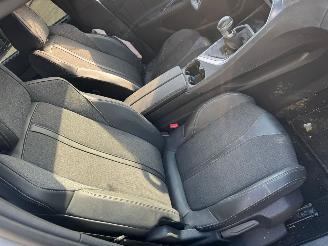 Peugeot 5008 1.2 PureTech Blue Lease Premium picture 17