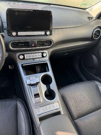 Hyundai Kona EV Premium Sky 64 kWh picture 13