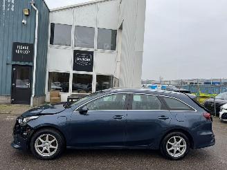 Kia Ceed Sportswagon 1.6 GDI PHEV DynamicLine picture 2