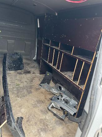 Volkswagen Transporter 2.0 TDI L2H1 DC Comfortline BJ 2011 194.409 KM picture 7