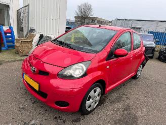 krockskadad bil auto Toyota Aygo 1.0-12V BJ 2008 117.786 KM 2008/12