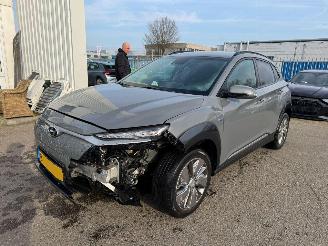 Schadeauto Hyundai Kona EV Comfort 64 kWh 2020/7