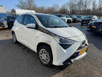  Toyota Aygo 1.0 VVT-i AUTOMAAT X PLAY 2021/10