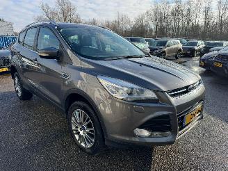 Schadeauto Ford Kuga 1.6 Titanium 4WD AUTOMAAT 2013/3