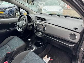 Toyota Yaris 1.0 VVT-i Aspiration picture 14