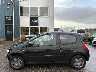 krockskadad bil auto Renault Twingo 1.2 16V Collection 2013/9