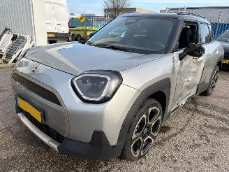 damaged passenger cars Mini Aceman E Favoured M 42.5 kWh 2024/12