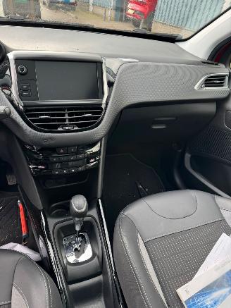 Peugeot 2008 1.2 AUTOMAAT PureTech Allure picture 12