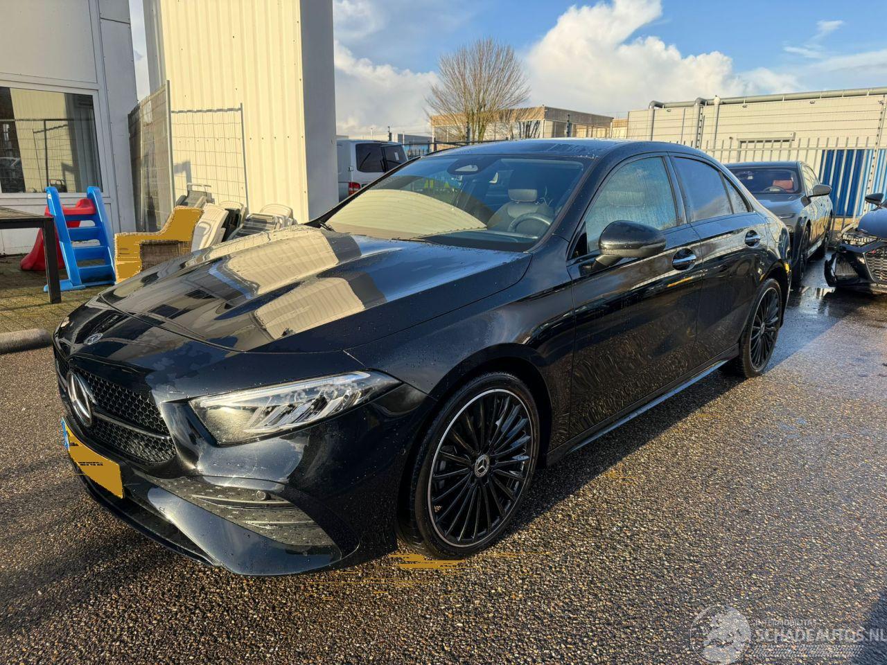 Mercedes A-klasse 180 AUTOMAAT AMG Line