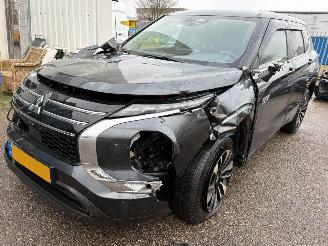Coche accidentado Mitsubishi Outlander 2.4 AUTOMAAT PHEV Intense 2025/3