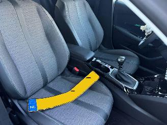 Peugeot 208 1.2 PureTech Allure Pack picture 10