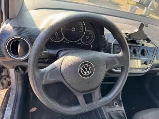 Volkswagen Up! 1.0 picture 12