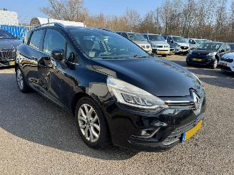 Damaged car Renault Clio 1.5 dCi Ecoleader Intens 2017/2