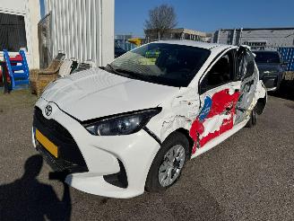 krockskadad bil auto Toyota Yaris 1.5 AUTOMAAT Hybrid 115 Comfort 2025/1