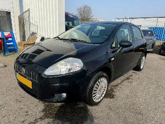 Vaurioauto  passenger cars Fiat Grande Punto 1.4 Dynamic 2007/11