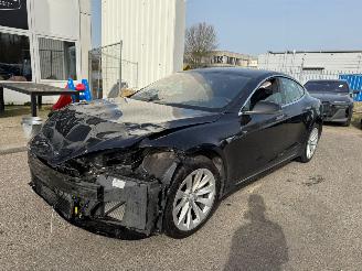 uszkodzony samochody osobowe Tesla Model S 75D Base 2018/12