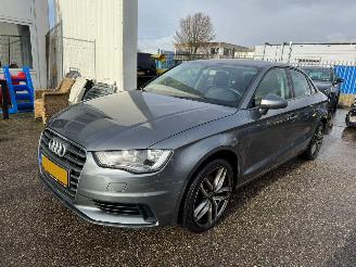 uszkodzony samochody osobowe Audi A3 Limousine 1.6 TDI Pro Line 2016/10