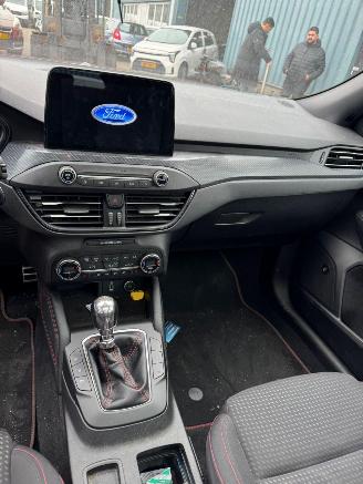 Ford Focus 1.0 EcoBoost ST Line Business picture 13