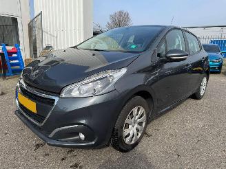 Voiture accidenté Peugeot 208 1.2 PureTech Blue Lion 2016/11