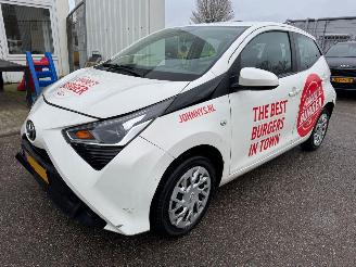uszkodzony samochody osobowe Toyota Aygo 1.0 VVT-i x-play 2021/7