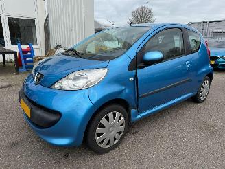 Schadeauto Peugeot 107 1.0-12V XS 2008/11