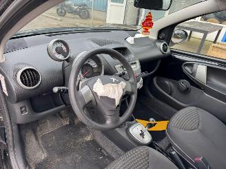 Peugeot 107 1.0 AUTOMAAT Active picture 10