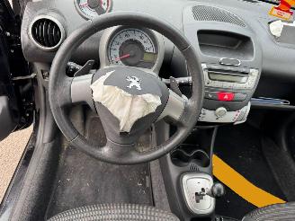 Peugeot 107 1.0 AUTOMAAT Active picture 11