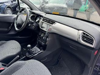 Citroën C3 1.2 PureTech Selection picture 17