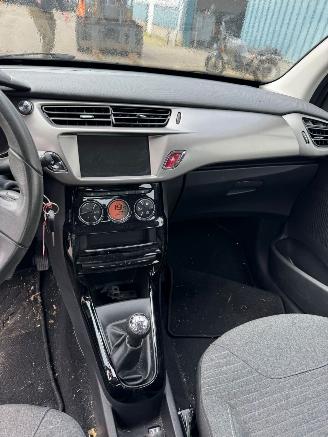 Citroën C3 1.2 PureTech Selection picture 16