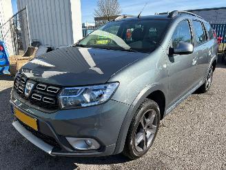 krockskadad bil auto Dacia Logan MCV 0.9 TCe Stepway 2017/5