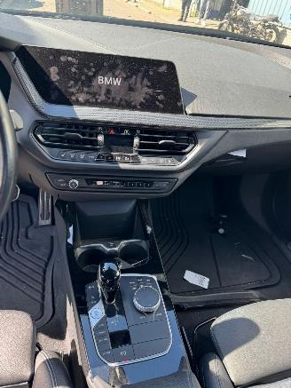 BMW 1-serie 118i AUTOMAAT High Executive picture 15