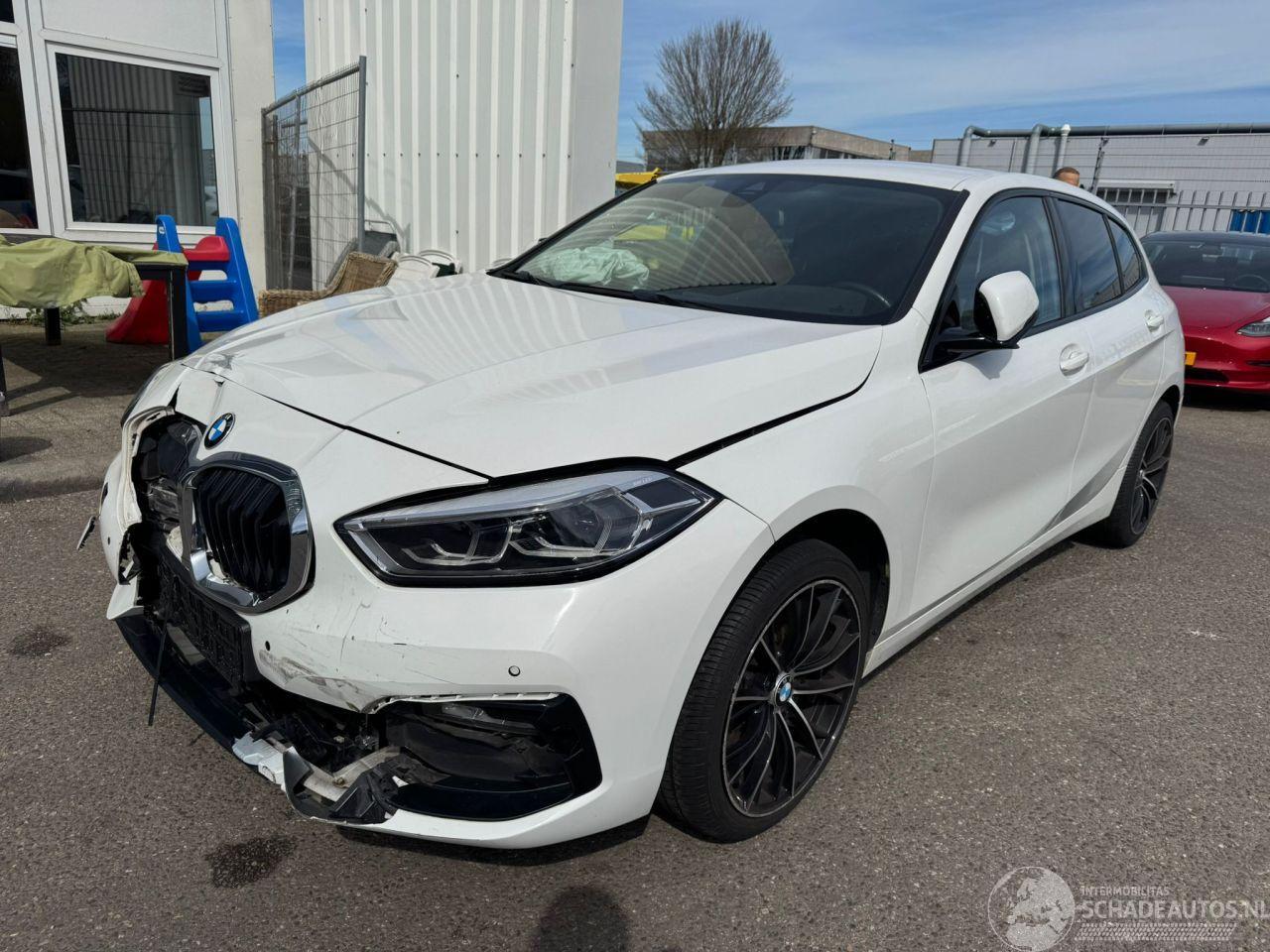 BMW 1-serie 118i AUTOMAAT High Executive