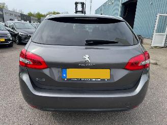 Peugeot 308 SW 1.2 PureTech Blue Lease Executive picture 4