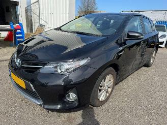 krockskadad bil auto Toyota Auris 1.8 AUTOMAAT Hybrid Aspiration 2013/4