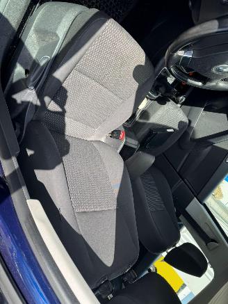 Volkswagen Tiguan 2.0 TDI Comfort&Design picture 13