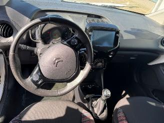 Citroën C1 1.0 VTi Shine picture 11