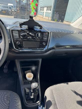 Volkswagen Up! 1.0 picture 15
