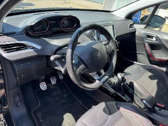 Peugeot 2008 1.2 PureTech GT-line picture 12