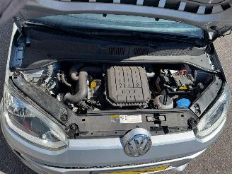 Volkswagen Up! 1.0 groove up! BlueMotion picture 7