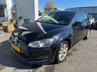 Coche accidentado Volkswagen Golf 1.0 TSI Connected Series 2017/1
